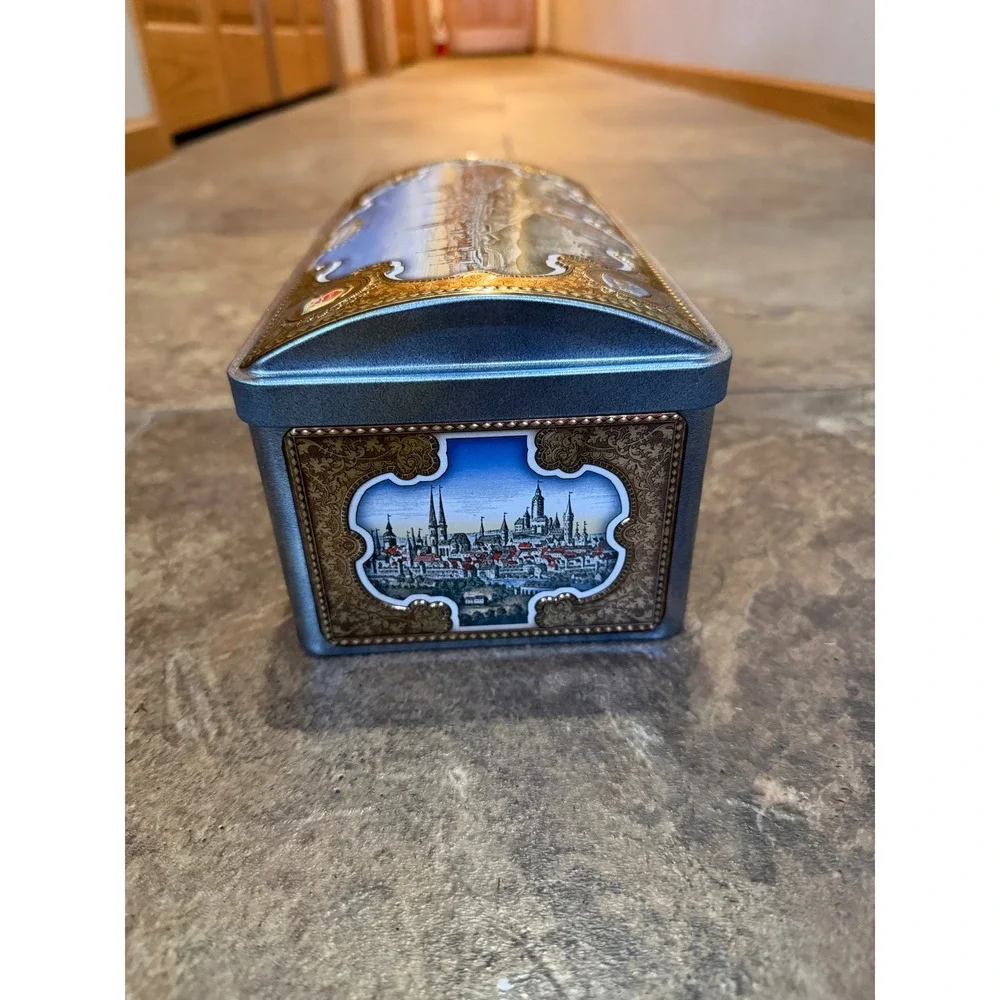 Lebkuchen-Schmidt Nuremberg German Biscuit Tin Domed Chest Nurnberg Cityscape